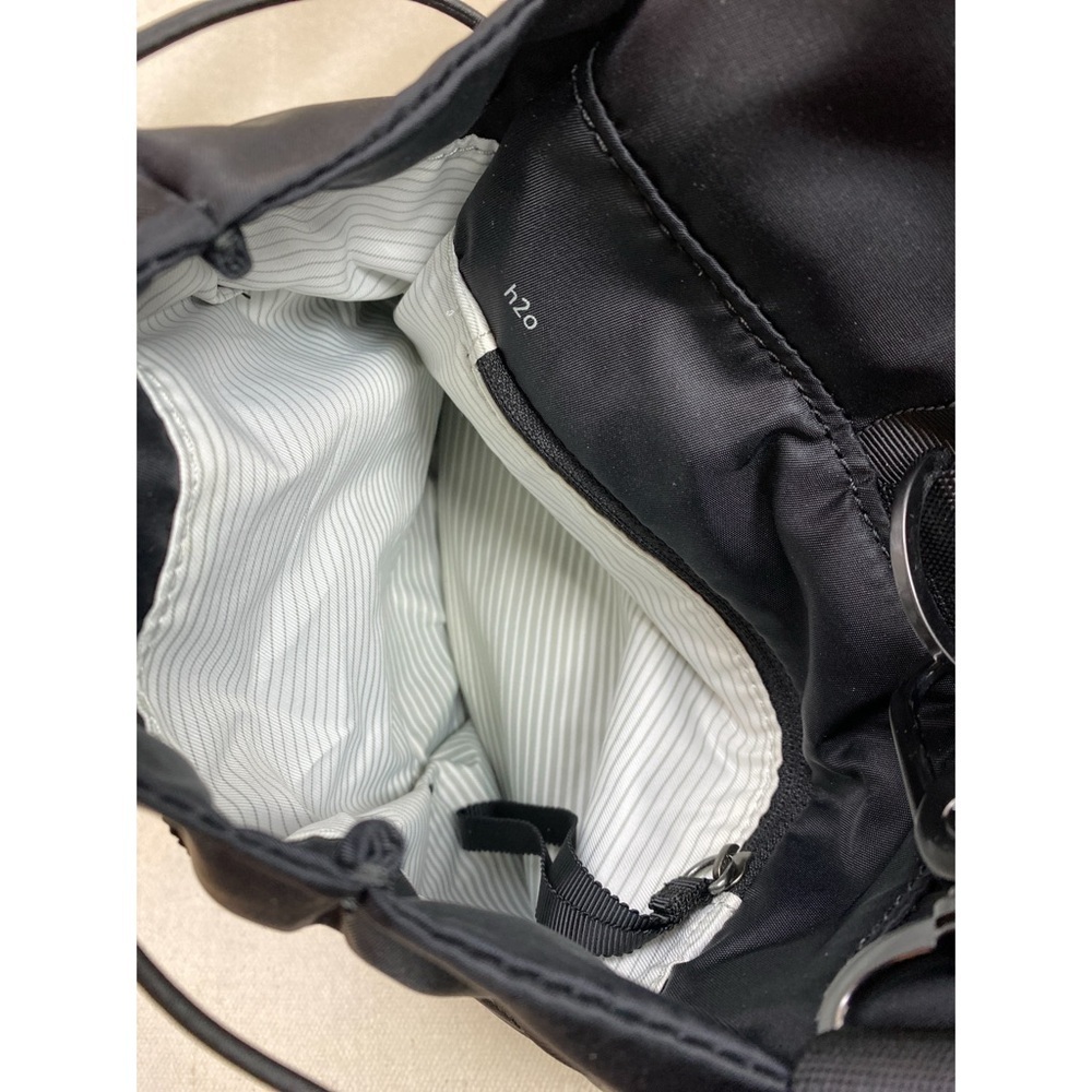 Lululemon Extra Mile Duffle Black - Picture 9 of 16